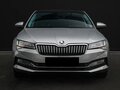 2023 Skoda Superb III Рестайлинг, серебристый, 2390000 рублей - вид 1