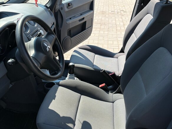 2006 Mitsubishi Colt VI (Z20/Z30), серый, 600000 рублей - вид 9