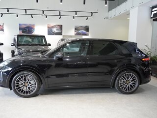 2019 Porsche Cayenne S III, чёрный, 7990000 рублей, вид 4