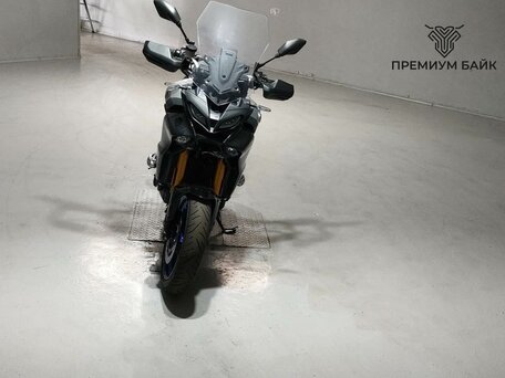 2022 Yamaha MT-09 Tracer (FJ-09), серебристый, 1399000 рублей, вид 3