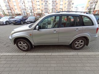 2001 Toyota RAV4 II (XA20), серебристый, 800000 рублей, вид 2