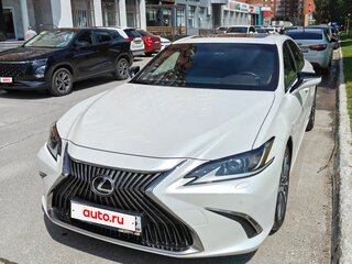 2018 Lexus ES 250 VII, белый, 3570000 рублей, вид 3