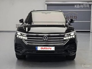 2023 Volkswagen Touareg III, чёрный, 7870000 рублей, вид 1