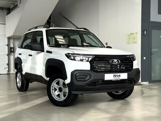 2026 Lada (ВАЗ) Niva Travel I Рестайлинг, белый, 1602000 рублей, вид 3
