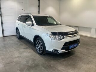 2014 Mitsubishi Outlander III Рестайлинг, белый, 1546000 рублей, вид 3
