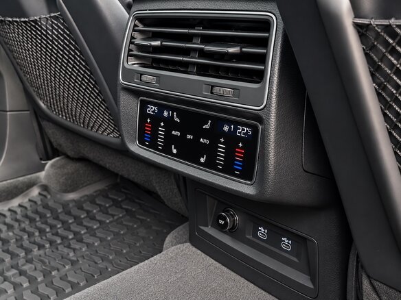 2021 Audi Q7 45 TFSI II (4M) Рестайлинг, серый, 5490000 рублей - вид 9