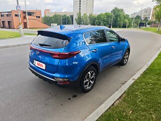 2020 Kia Sportage IV Рестайлинг, синий, 2200000 рублей, вид 4