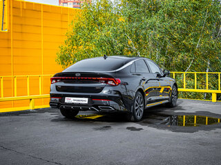 2021 Kia K5 III, синий, 2499999 рублей, вид 4