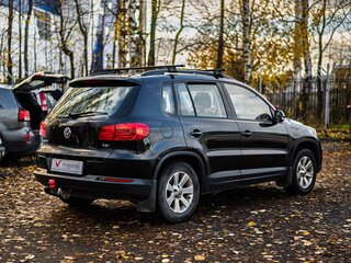 2012 Volkswagen Tiguan I Рестайлинг, чёрный, 899000 рублей, вид 2