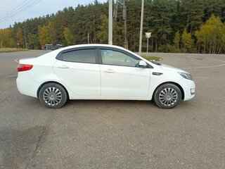2014 Kia Rio III, белый, 475000 рублей, вид 3