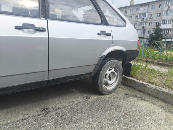 2001 Lada (ВАЗ) 21093i, серебристый, 170000 рублей - вид 5
