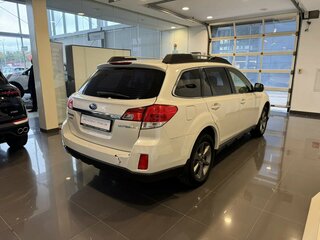 2014 Subaru Outback IV Рестайлинг, белый, 1330000 рублей, вид 4