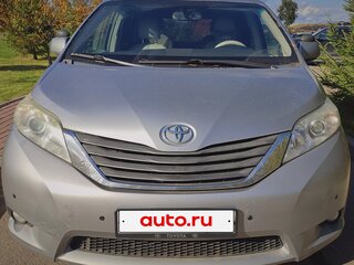 2010 Toyota Sienna III, серый, 1950000 рублей, вид 1