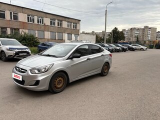 2013 Hyundai Solaris I, серебристый, 730000 рублей, вид 1