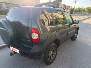 2018 Chevrolet Niva I Рестайлинг, серый, 850000 рублей, вид 4