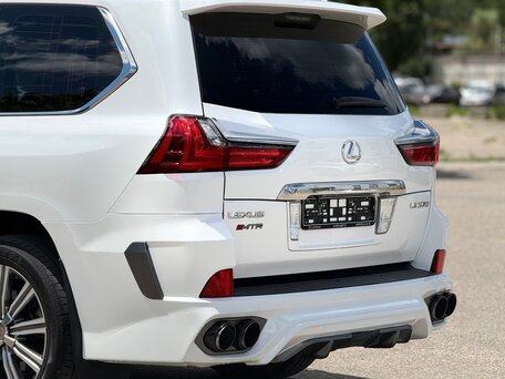 2017 Lexus LX 570 III Рестайлинг 2, белый, 8000000 рублей, вид 5