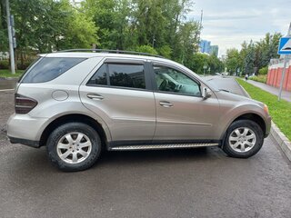 2005 Mercedes-Benz M-Класс 350 II (W164), серый, 900000 рублей, вид 2