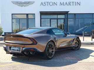 2026 Aston Martin Vanquish III, бежевый, 54900000 рублей, вид 2