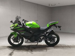2022 Kawasaki Ninja 400, зелёный, 637000 рублей, вид 1