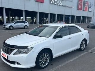 2013 Toyota Camry VII (XV50), белый, 1400000 рублей, вид 1