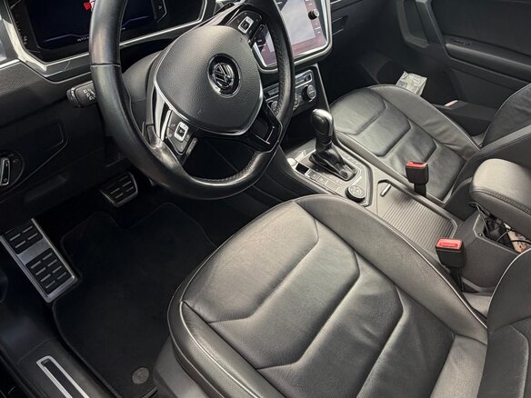 2019 Volkswagen Tiguan II, чёрный, 2750000 рублей - вид 9
