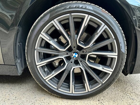 2020 BMW 7 серии 730d xDrive VI (G11/G12) Рестайлинг, чёрный, 8500000 рублей - вид 16