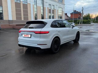 2021 Porsche Cayenne III, белый, 10500000 рублей, вид 3