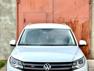 2016 Volkswagen Tiguan I Рестайлинг, белый, 1750000 рублей, вид 2
