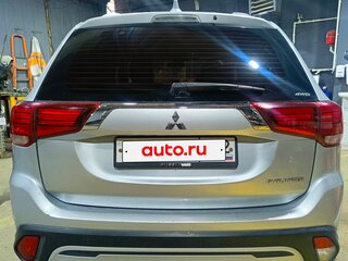 2019 Mitsubishi Outlander III Рестайлинг 3, серебристый, 2000000 рублей, вид 2