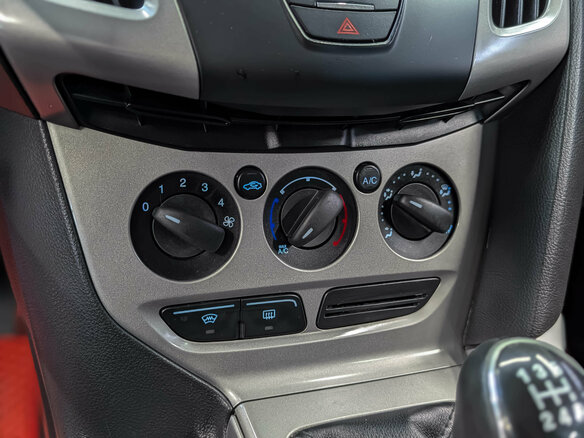 2012 Ford Focus III, красный - вид 22