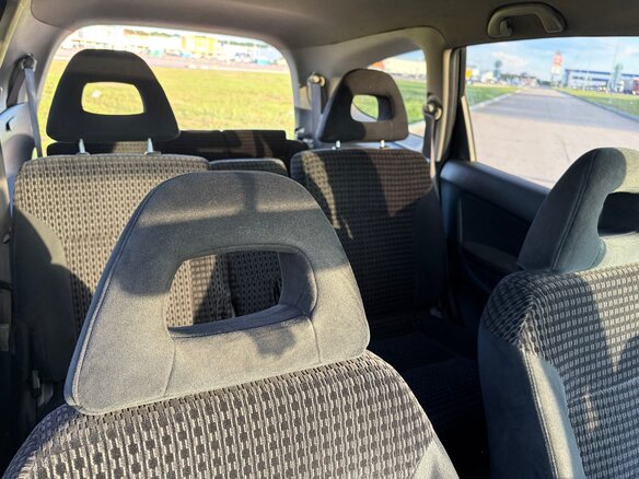2003 Honda Stream I, чёрный, 365000 рублей - вид 9