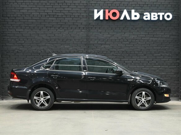 2017 Volkswagen Polo V Рестайлинг, чёрный, 1070000 рублей - вид 8