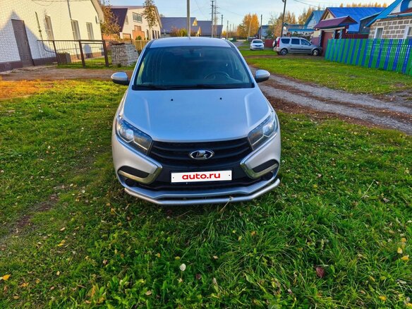 2017 Lada (ВАЗ) XRAY I, серебристый, 500000 рублей