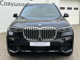 2021 BMW X7 40i I (G07), чёрный, 7859000 рублей, вид 3