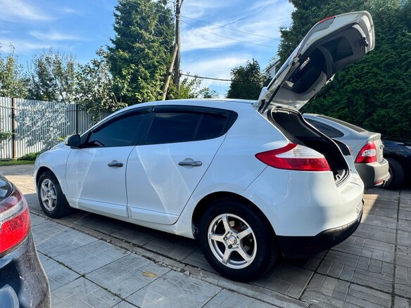 2011 Renault Megane III, белый - вид 4