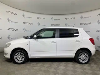 2013 Skoda Fabia II Рестайлинг, белый, 549900 рублей, вид 3