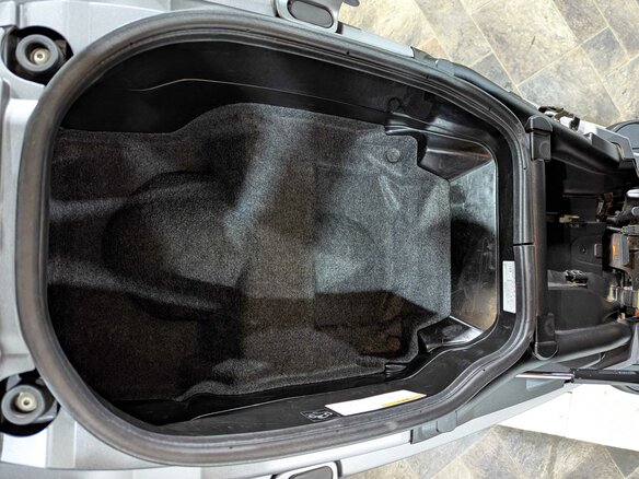 2013 Suzuki Burgman (SkyWave) 650, серебристый, 639000 рублей - вид 13
