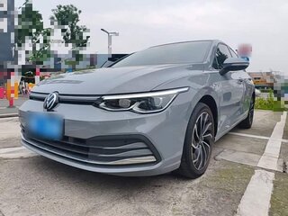 2022 Volkswagen Golf VIII, серый, 1685000 рублей, вид 3