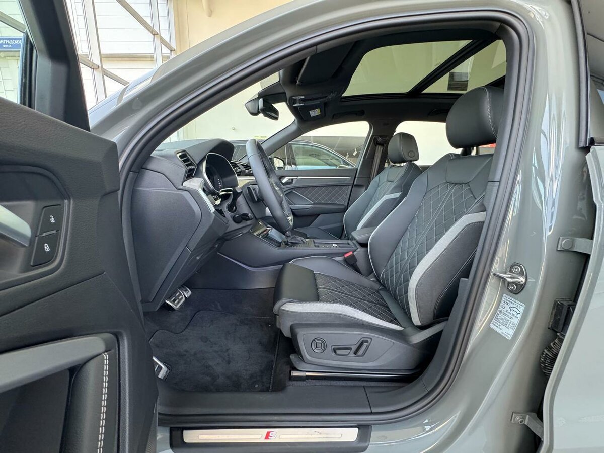 Открыть фотографии: Audi Q3 II (F3)