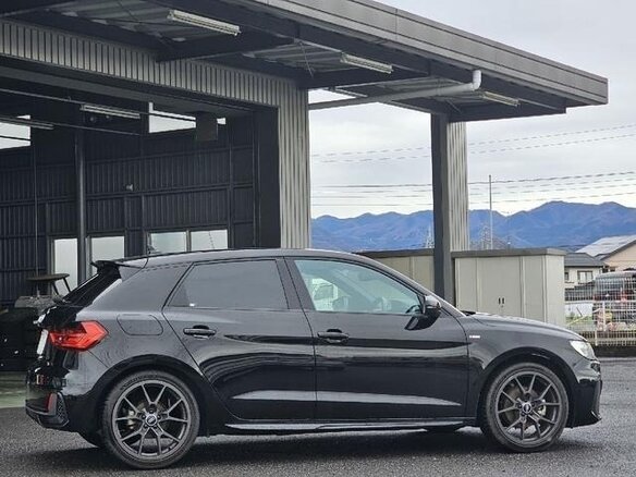2022 Audi A1 35 TFSI II (GB), чёрный, 1550084 рублей - вид 1