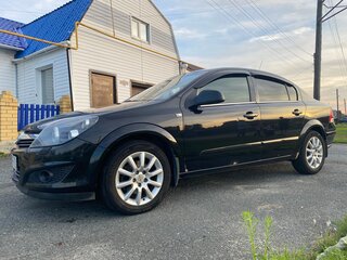 2013 Opel Astra H Рестайлинг, чёрный, 650000 рублей, вид 1