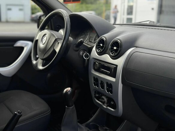 2011 Renault Sandero Stepway I, красный, 333000 рублей - вид 3