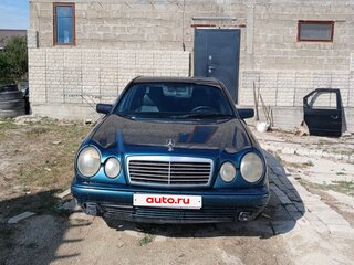 1997 Mercedes-Benz E-Класс 220 II (W210, S210), зелёный, 240000 рублей, вид 1