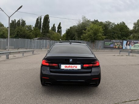 2021 BMW 5 серии 530i VII (G30/G31/G38) Рестайлинг, синий, 4850000 рублей, вид 4