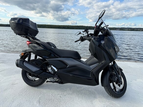 2025 Yamaha XMAX, чёрный, 760000 рублей - вид 2