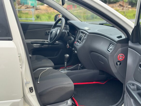 2011 Kia Rio II Рестайлинг, белый - вид 14