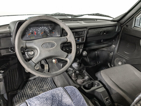 2017 Lada (ВАЗ) 2121 (4x4) I Рестайлинг, белый, 506900 рублей - вид 9