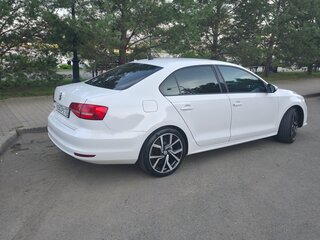 2015 Volkswagen Jetta VI Рестайлинг, белый, 1350000 рублей, вид 3