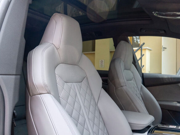 2025 Audi Q8 50 TDI I (4M) Рестайлинг, серебристый - вид 13