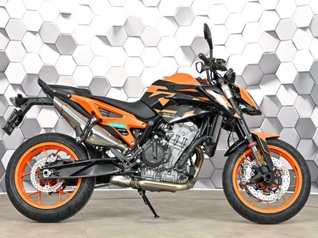 2023 KTM 890 Duke, оранжевый, 899000 рублей, вид 3